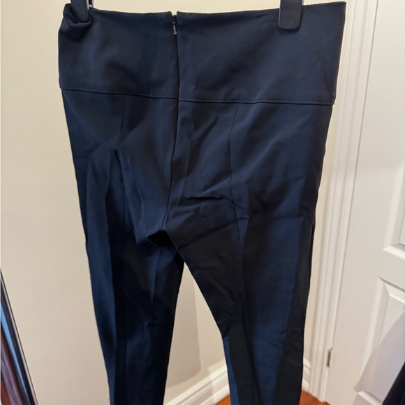 Veronica beard. Thick legging style. Barely worn. Black. - Picture 3 of 6